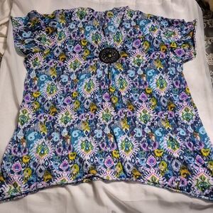 XL Colorful Oversized Patterned Blouse with Decorative Centerpiece Without Tags